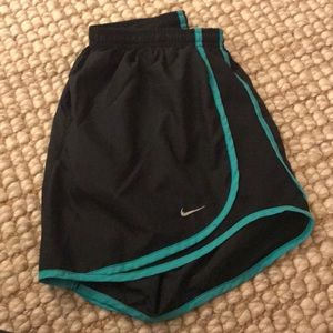 Black and Green Nike shorts - sz L
